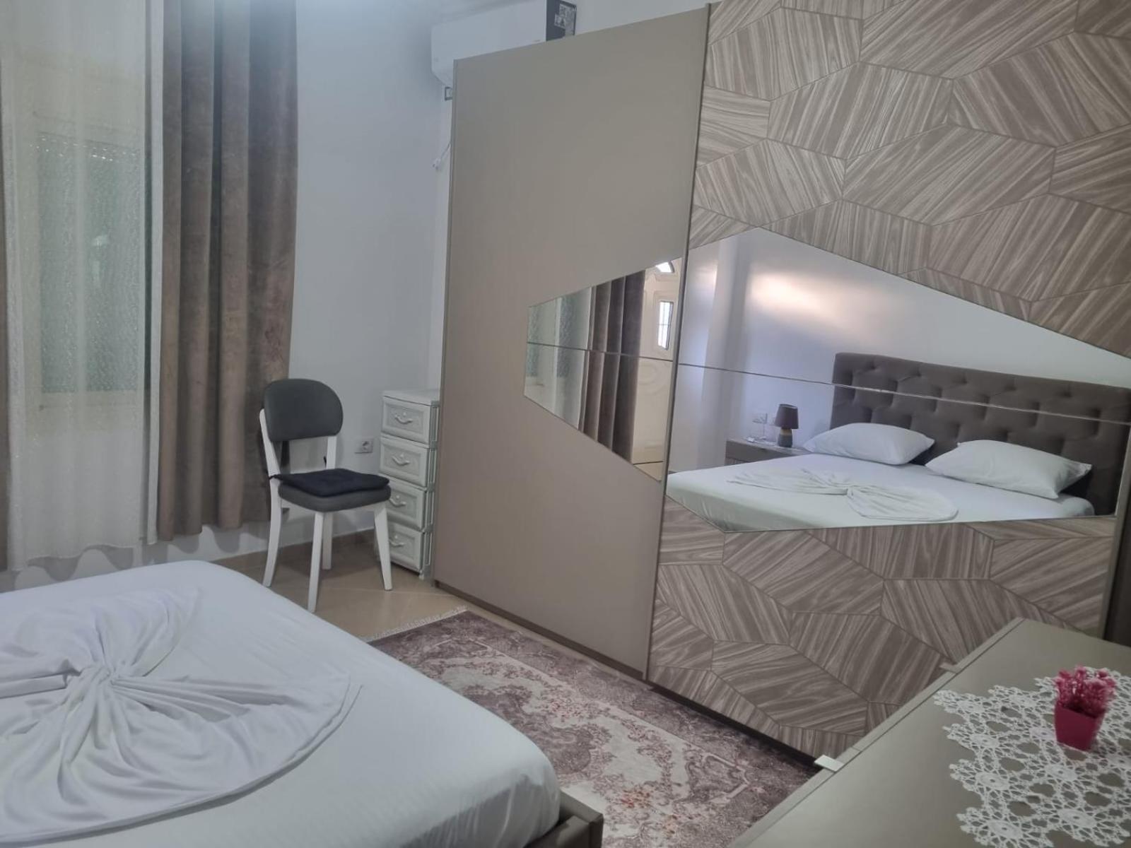 Vlorë Vila Megi-Rent Room מראה חיצוני תמונה