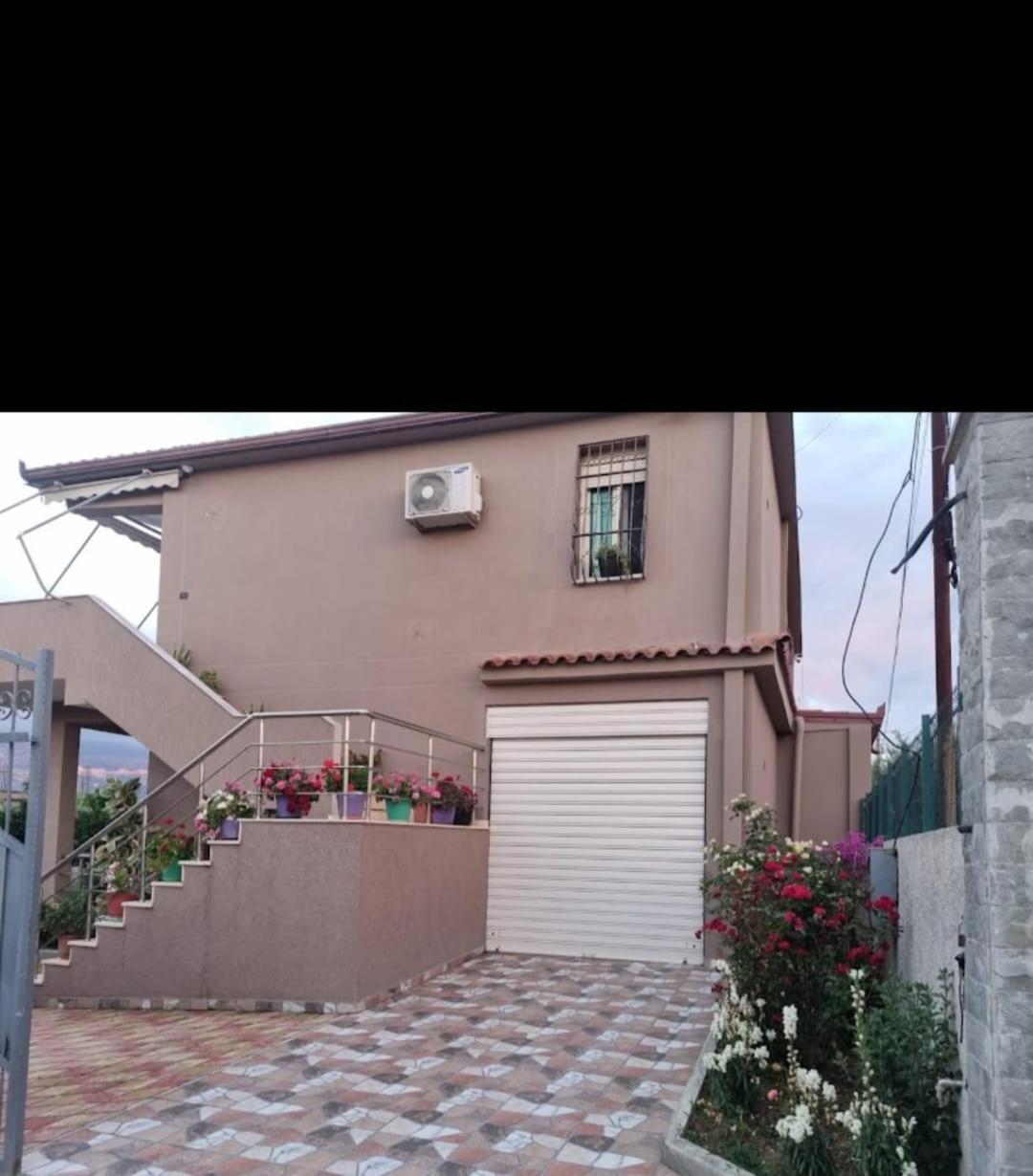 Vlorë Vila Megi-Rent Room מראה חיצוני תמונה