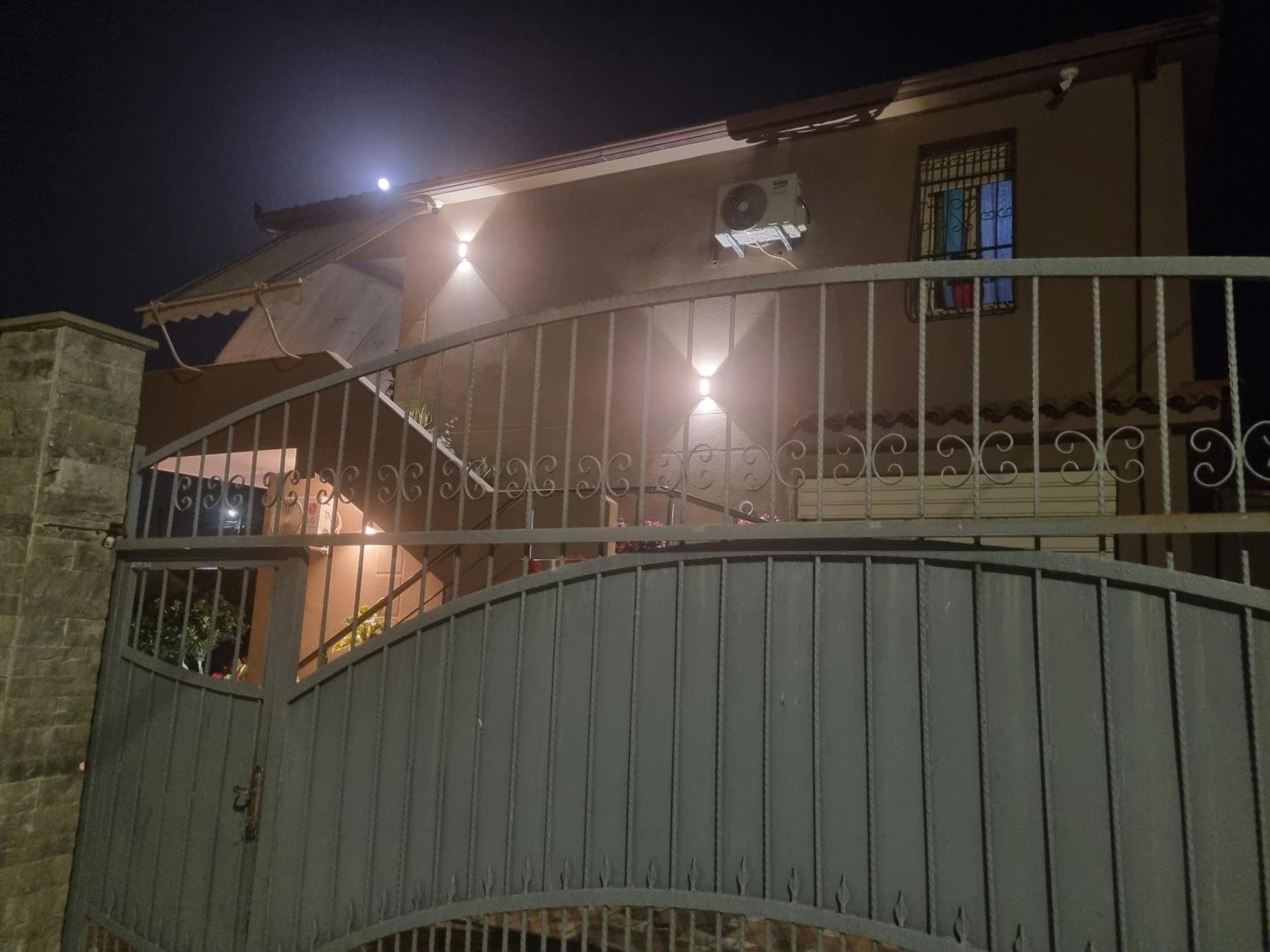 Vlorë Vila Megi-Rent Room מראה חיצוני תמונה
