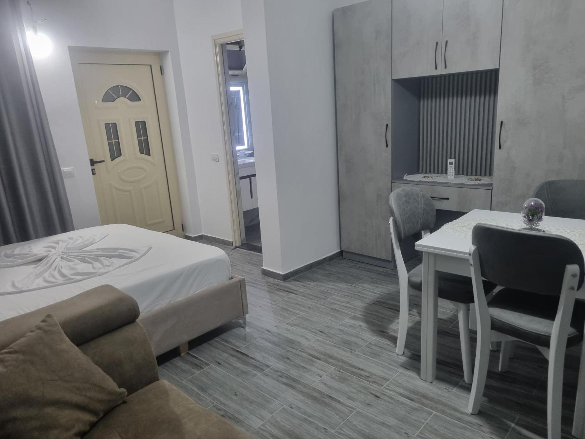 Vlorë Vila Megi-Rent Room מראה חיצוני תמונה