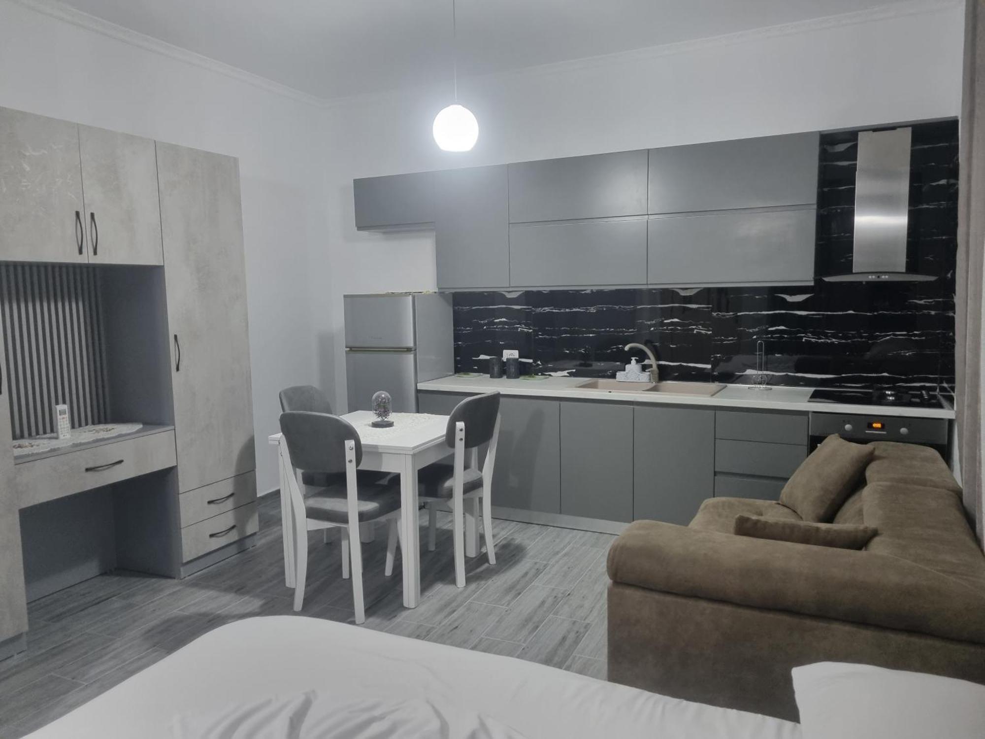 Vlorë Vila Megi-Rent Room מראה חיצוני תמונה