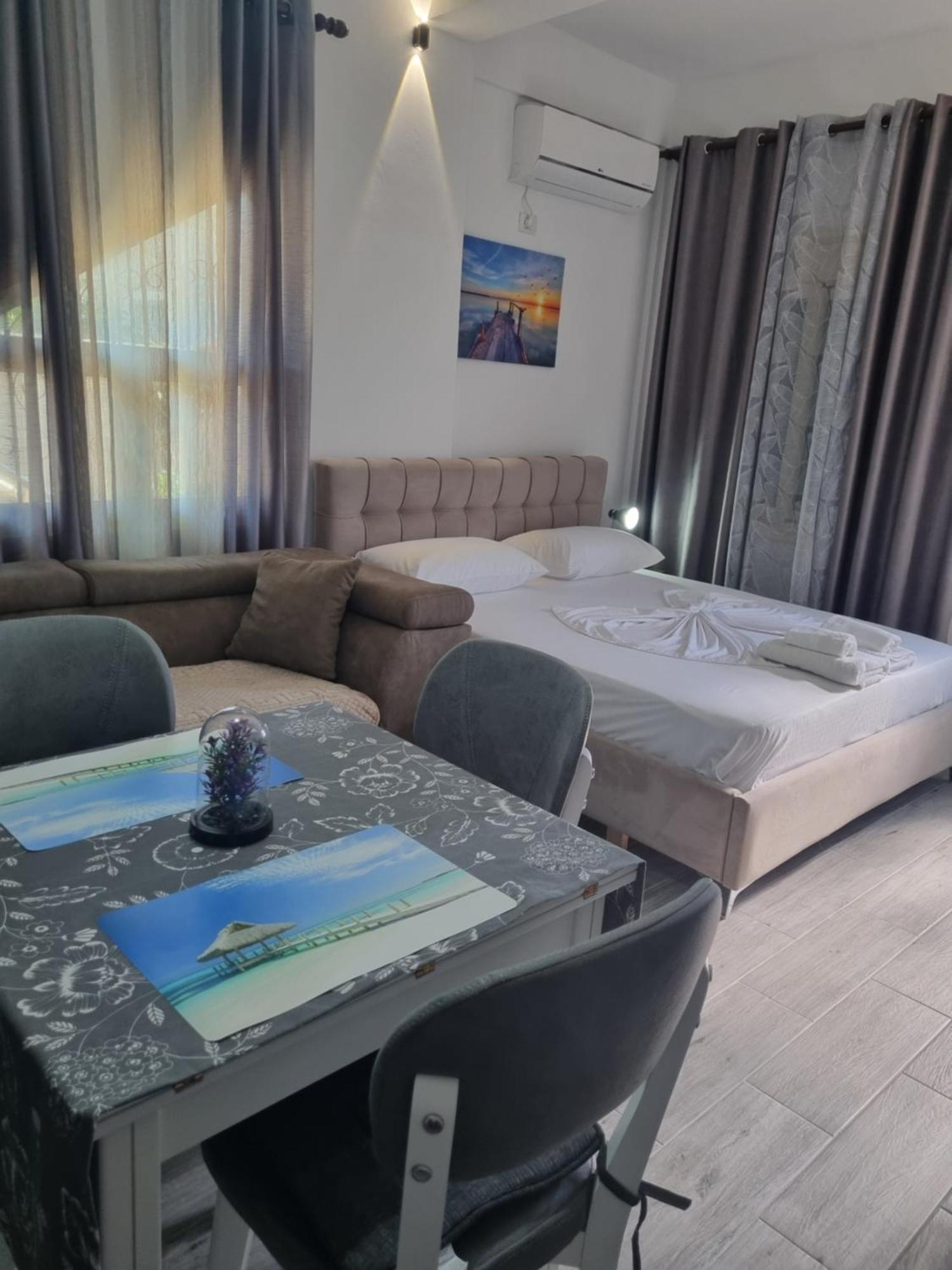 Vlorë Vila Megi-Rent Room מראה חיצוני תמונה