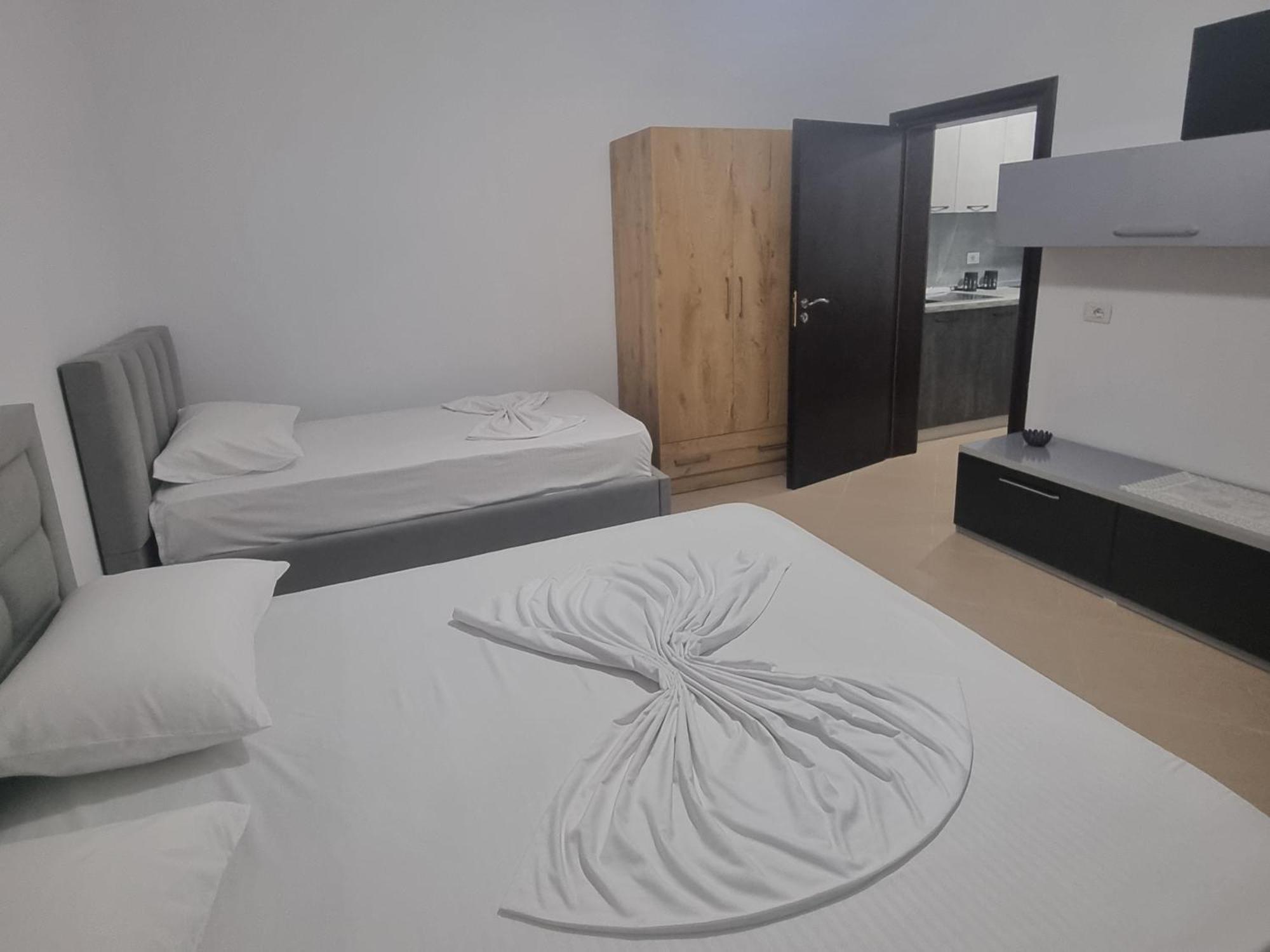 Vlorë Vila Megi-Rent Room מראה חיצוני תמונה