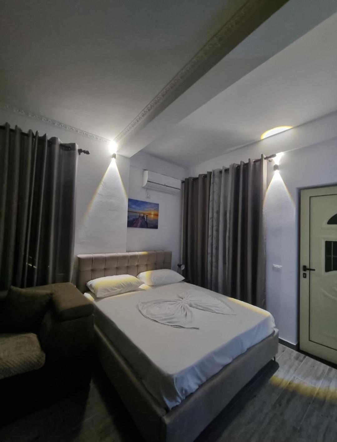 Vlorë Vila Megi-Rent Room מראה חיצוני תמונה