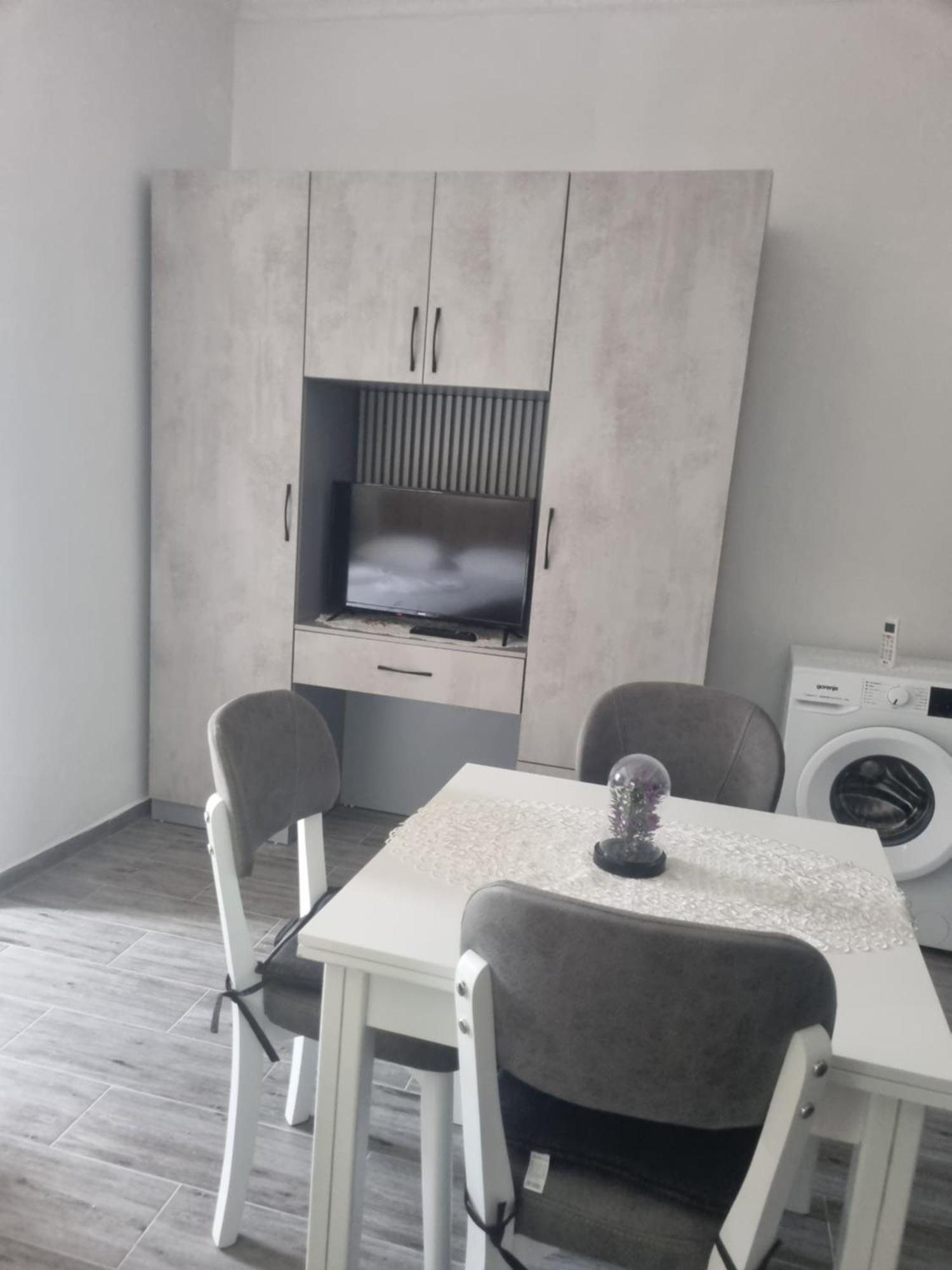 Vlorë Vila Megi-Rent Room מראה חיצוני תמונה