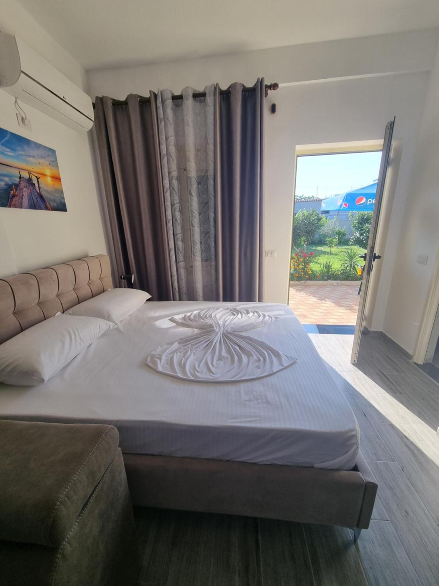 Vlorë Vila Megi-Rent Room מראה חיצוני תמונה