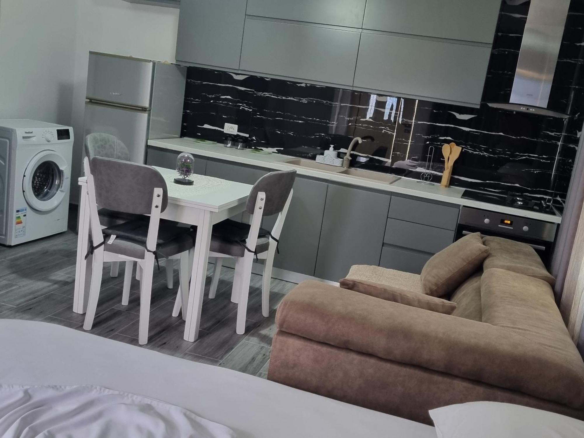 Vlorë Vila Megi-Rent Room מראה חיצוני תמונה