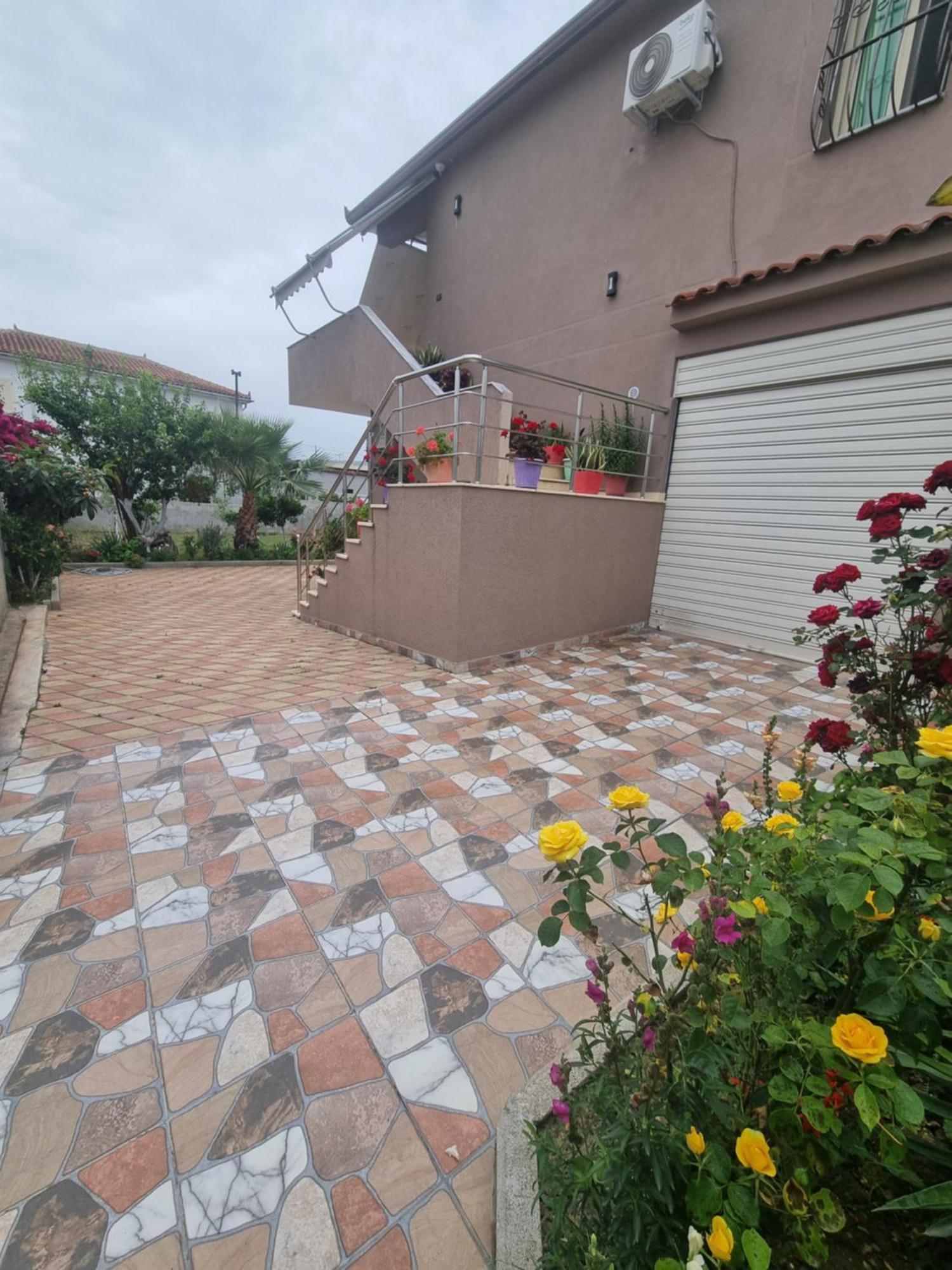 Vlorë Vila Megi-Rent Room מראה חיצוני תמונה